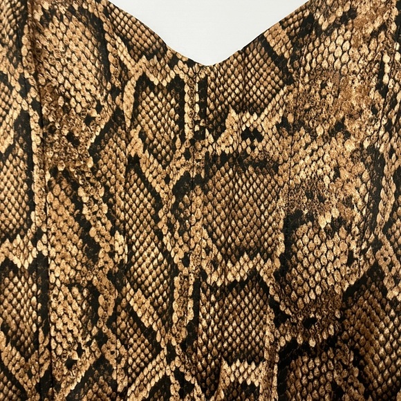 Brand new ZARA snake skin crop top- size small - Picture 7 of 7